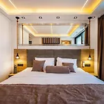 Alpha Villa *